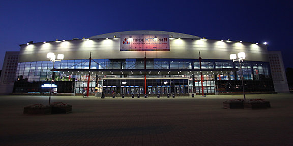 Ледовый дворец &laquo;Арена-2000&raquo; вечером